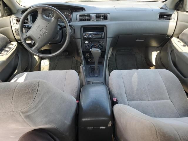 1999 Toyota Camry LE