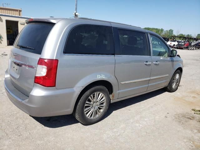 2014 Chrysler Town & Country Touring L