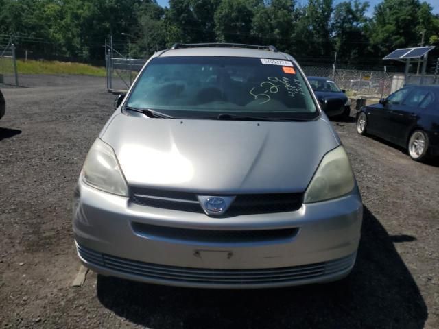 2004 Toyota Sienna CE