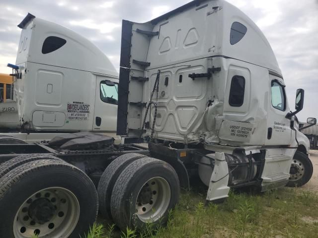 2019 Freightliner Cascadia 126