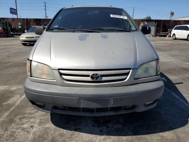 2002 Toyota Sienna LE