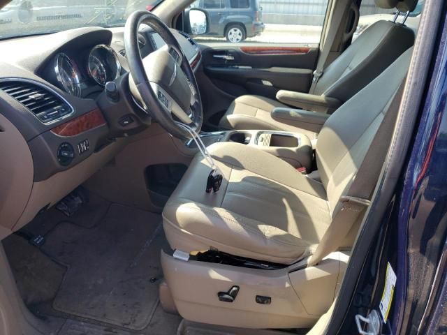 2014 Chrysler Town & Country Touring L