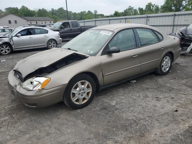 2005 Ford Taurus SE