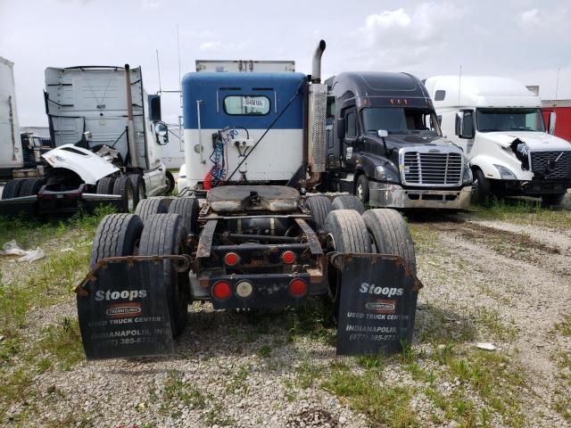 2001 Freightliner Conventional FLD120