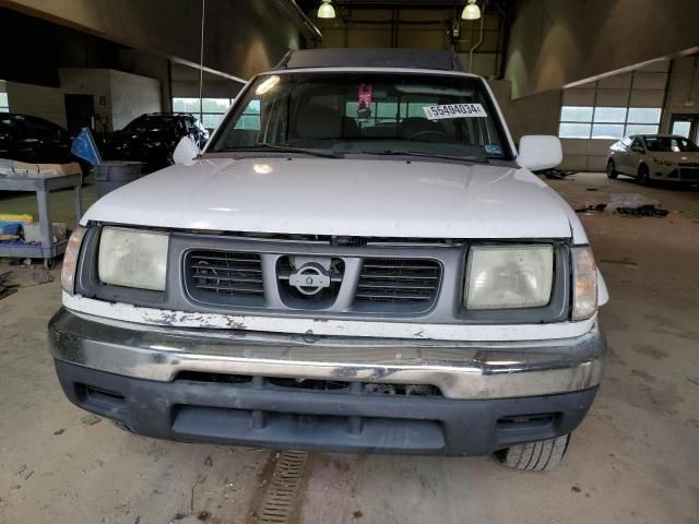 2000 Nissan Frontier Crew Cab XE