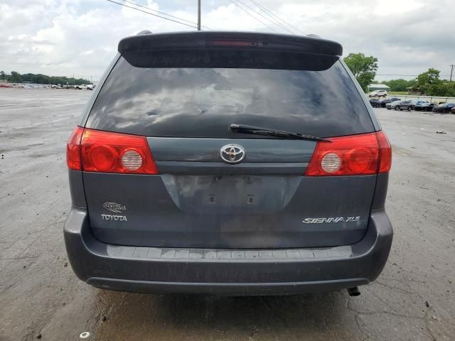 2010 Toyota Sienna XLE