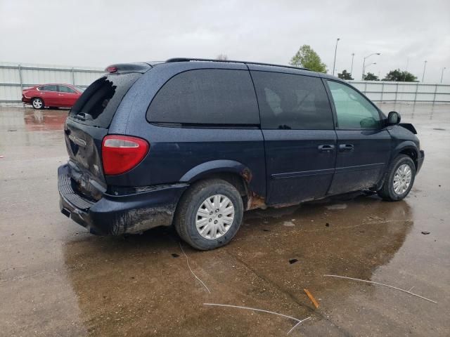 2007 Chrysler Town & Country LX