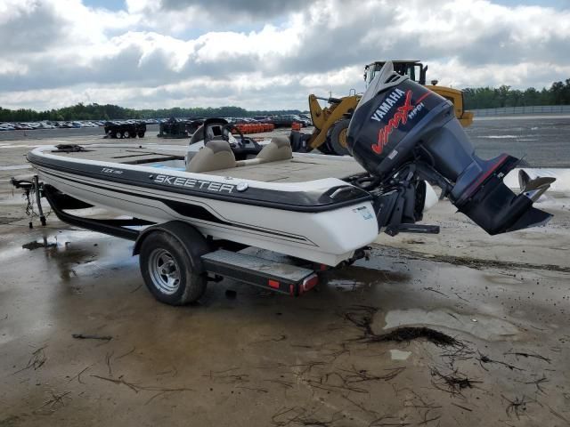 2014 Skeeter Boat