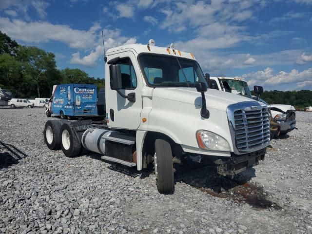 2013 Freightliner Cascadia 125