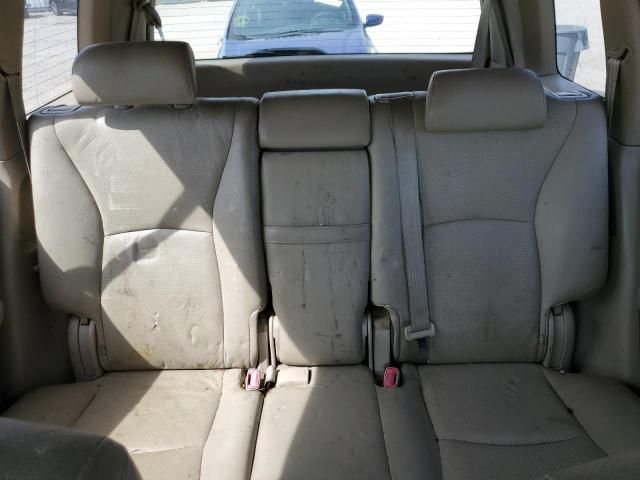 2004 Toyota Highlander Base