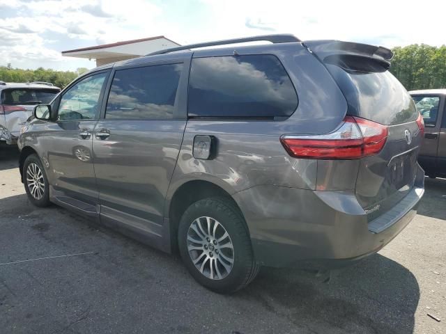 2019 Toyota Sienna XLE