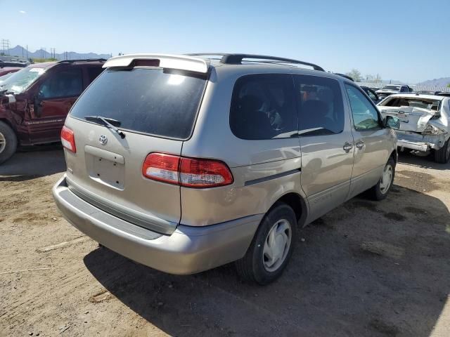 2002 Toyota Sienna LE