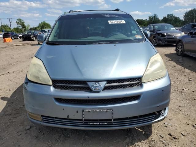 2005 Toyota Sienna XLE