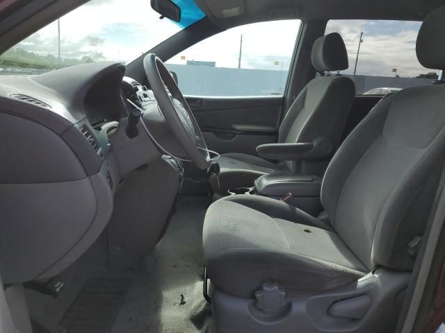 2004 Toyota Sienna CE