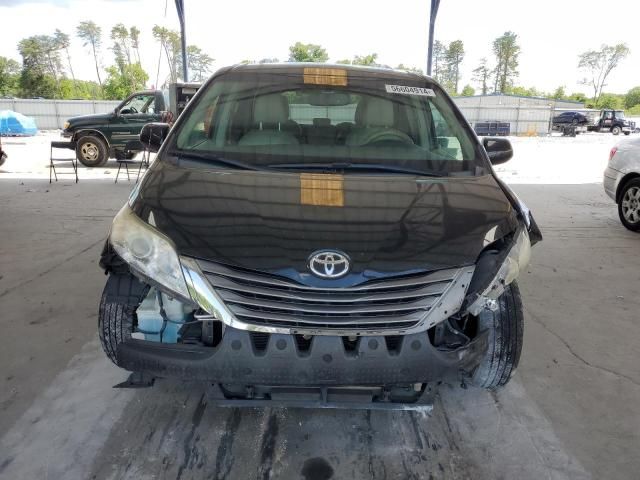 2014 Toyota Sienna XLE