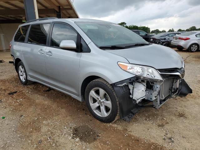 2020 Toyota Sienna LE