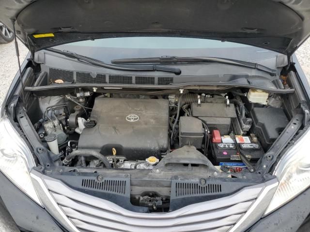 2016 Toyota Sienna XLE