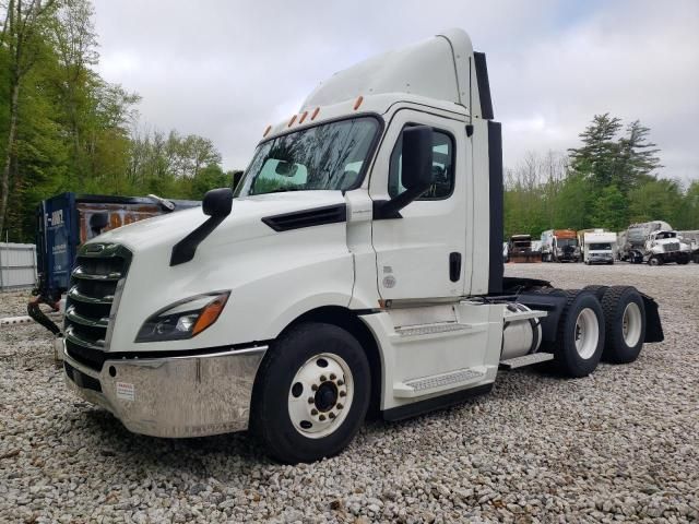 2020 Freightliner Cascadia 126