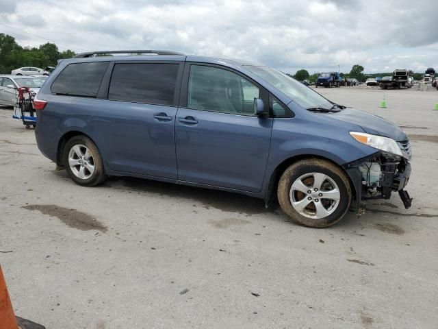 2016 Toyota Sienna LE