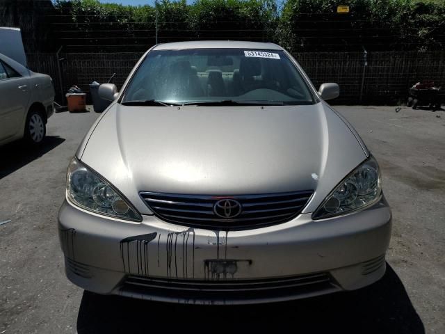 2005 Toyota Camry LE