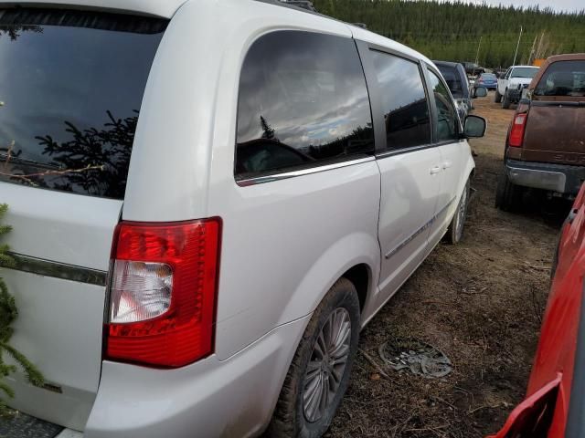 2015 Chrysler Town & Country Touring L