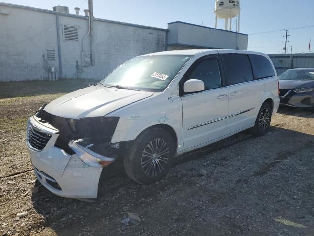 2014 Chrysler Town & Country S