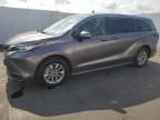 2022 Toyota Sienna LE