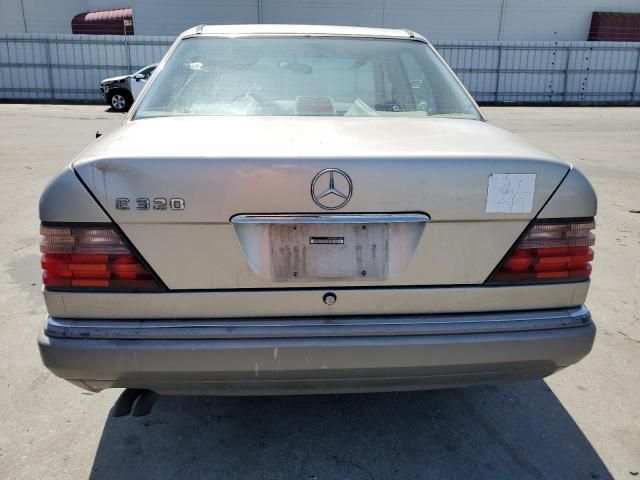 1995 Mercedes-Benz E 320 Base