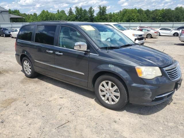 2012 Chrysler Town & Country Touring L