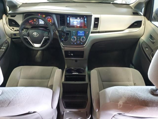 2016 Toyota Sienna LE