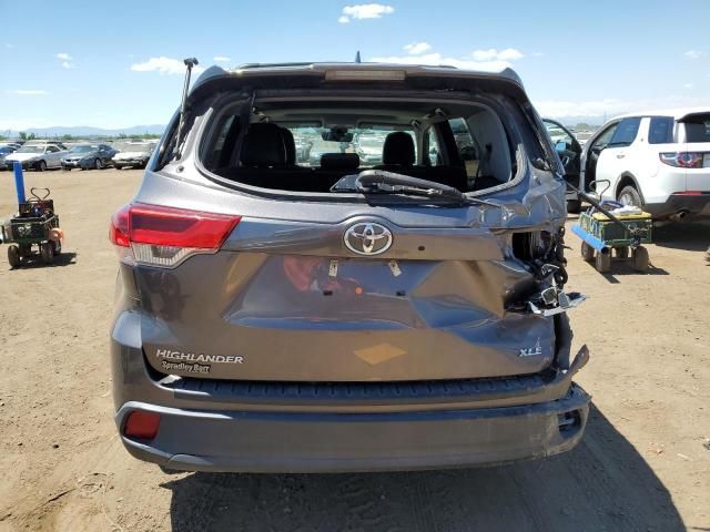 2017 Toyota Highlander SE