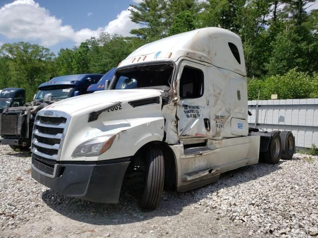 2020 Freightliner Cascadia 126