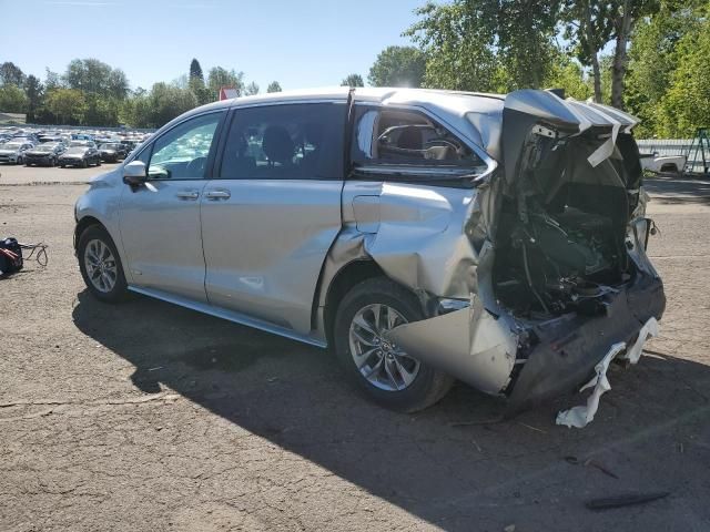 2021 Toyota Sienna LE