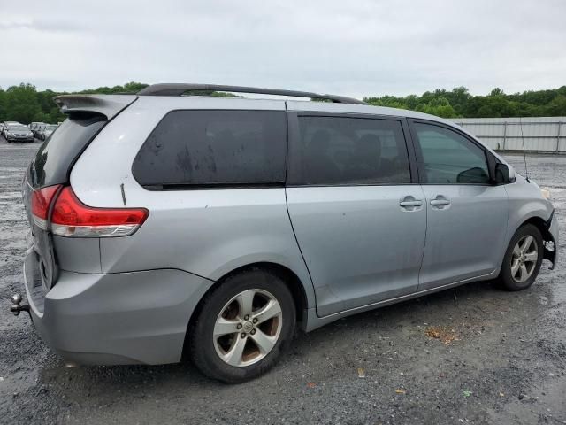 2013 Toyota Sienna LE