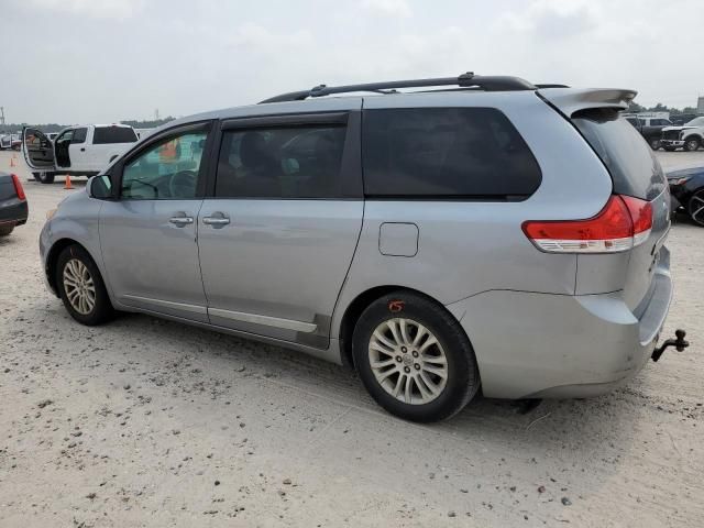 2012 Toyota Sienna XLE