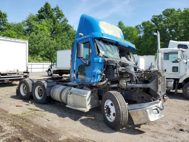 2013 Freightliner Cascadia 125