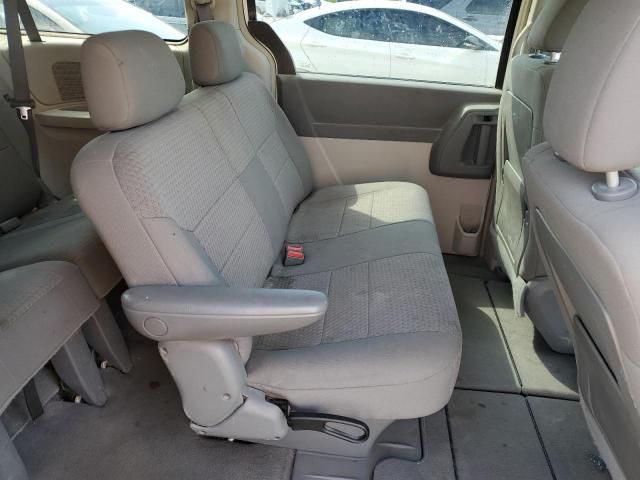 2008 Chrysler Town & Country LX