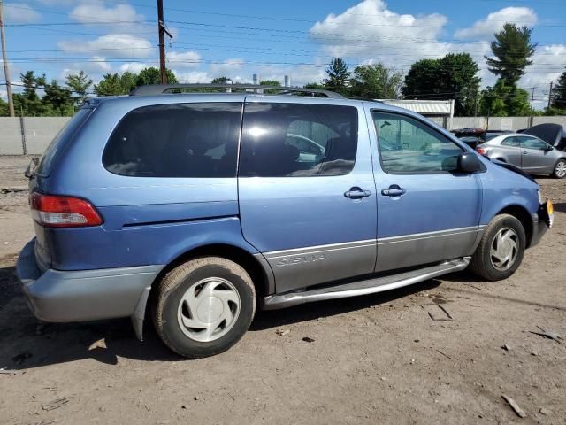 2002 Toyota Sienna LE