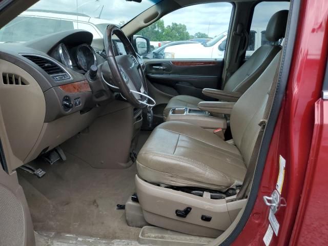 2016 Chrysler Town & Country Touring