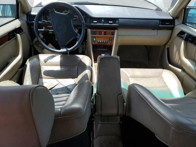 1995 Mercedes-Benz E 320 Base