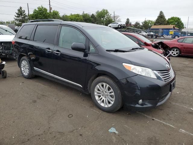 2017 Toyota Sienna XLE