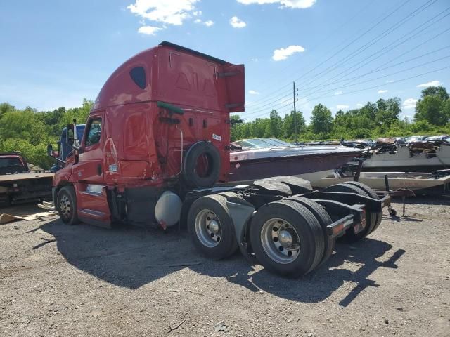 2019 Freightliner Cascadia 126