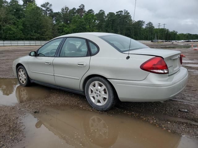 2005 Ford Taurus SE