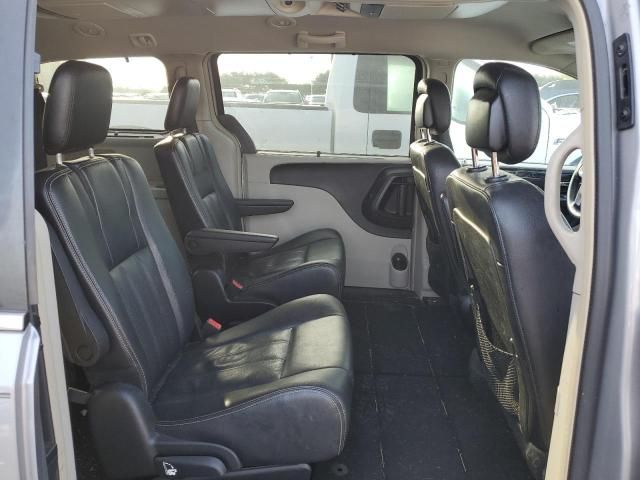 2014 Chrysler Town & Country Touring L