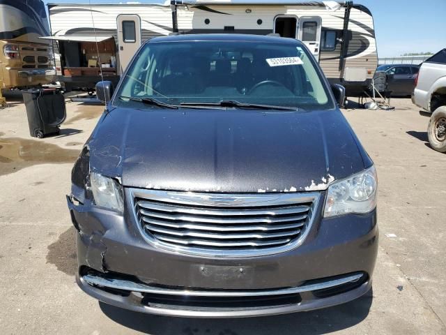 2016 Chrysler Town & Country Touring