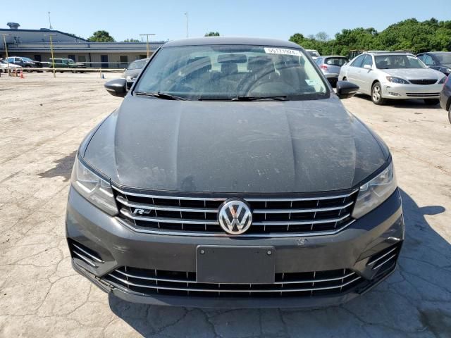 2017 Volkswagen Passat R-Line