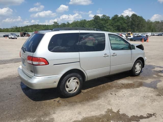 2003 Toyota Sienna LE