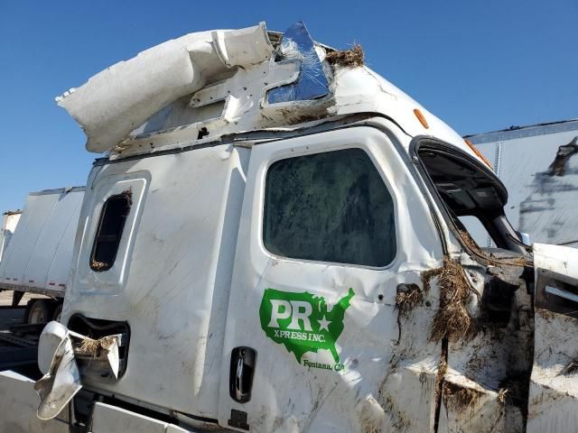 2020 Freightliner Cascadia 126