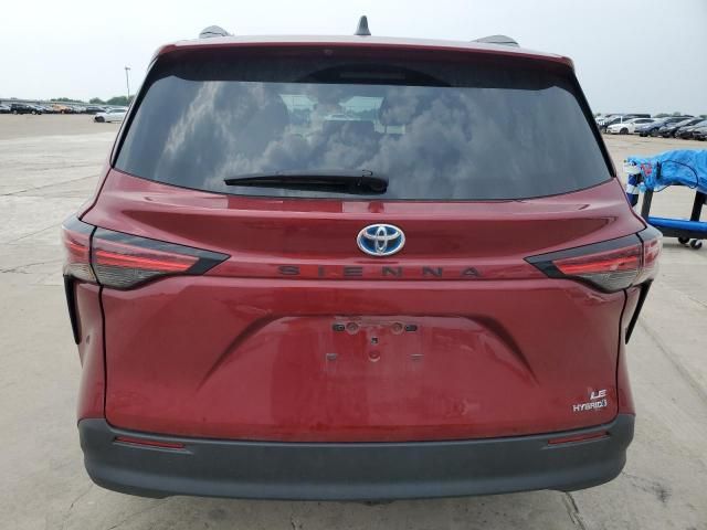 2022 Toyota Sienna LE