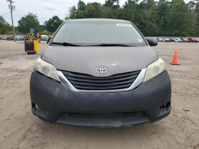 2013 Toyota Sienna LE